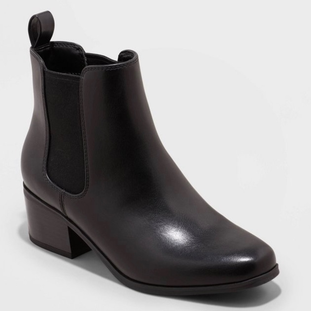 black booties SIZE 7
